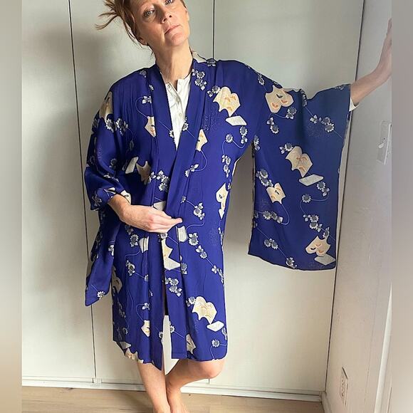 Vintage 1940s Silk Kimono Short Robe Purple Kite Print Handmade Japan Oriental - Picture 12 of 14